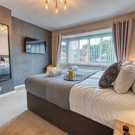 Elegant 5 Bed House - Sleeps 9, Central Solihull, Nec, Jlr, Hs2, Resorts World, Airport Business And Leisure Stays, ภายนอก รูปภาพ