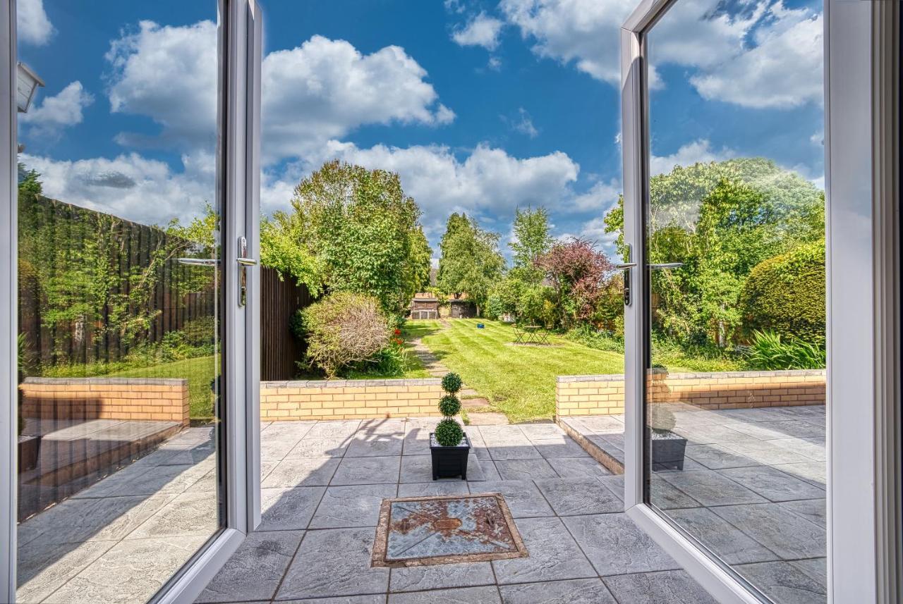 Elegant 5 Bed House - Sleeps 9, Central Solihull, Nec, Jlr, Hs2, Resorts World, Airport Business And Leisure Stays, ภายนอก รูปภาพ
